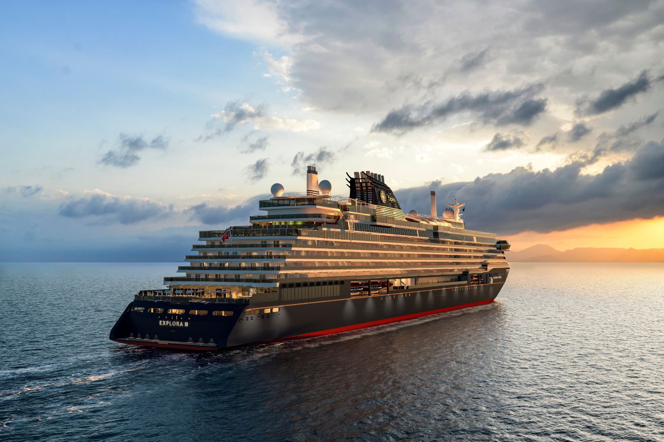 EXPLORA III varend op zee tijdens een Explora Journeys luxe cruise